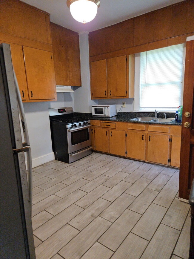 700 Summit Ave