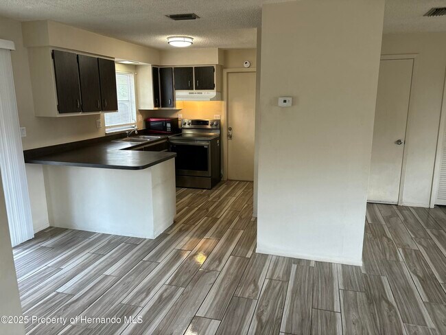 Photo - 4475 Cadbury Rd