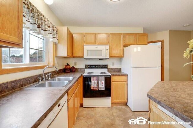 Photo - Available now - 2 Bed/1.5 Bath Townhome in Inver Grove Heights