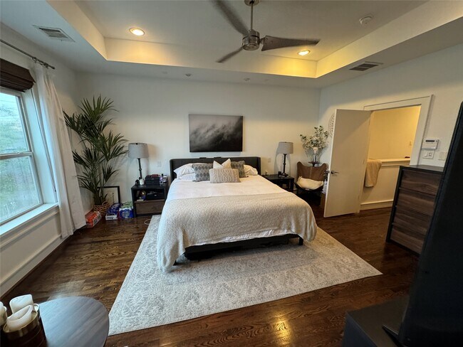 Photo - 5707 Schuler St