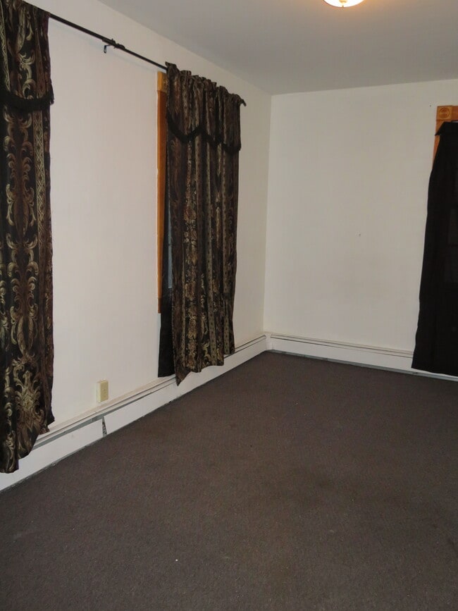 Photo - 52 Gifford Ave