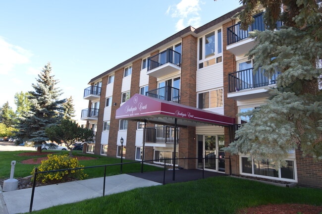 Photo - 5205 110 St NW