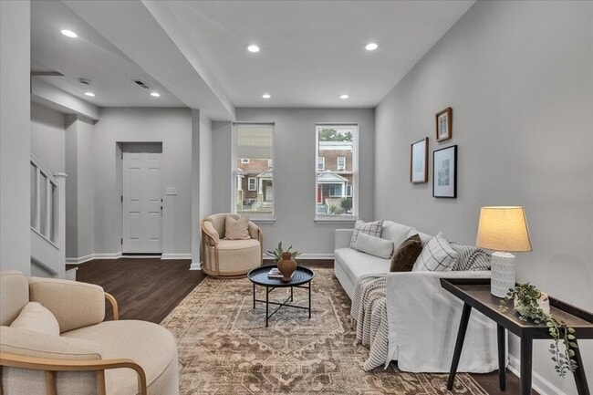 Photo - 787 N Grantley St