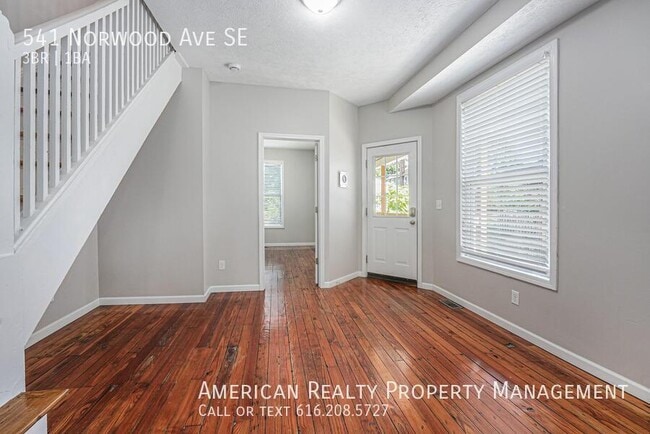 Photo - 541 Norwood Ave SE