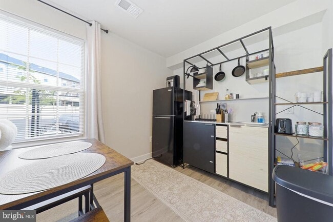 Photo - 7234 Bodkin Wy