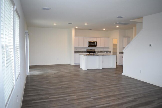 Photo - 431 Robins Nest Ln