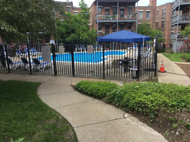 Photo - 34 Kinross Rd Unit 1
