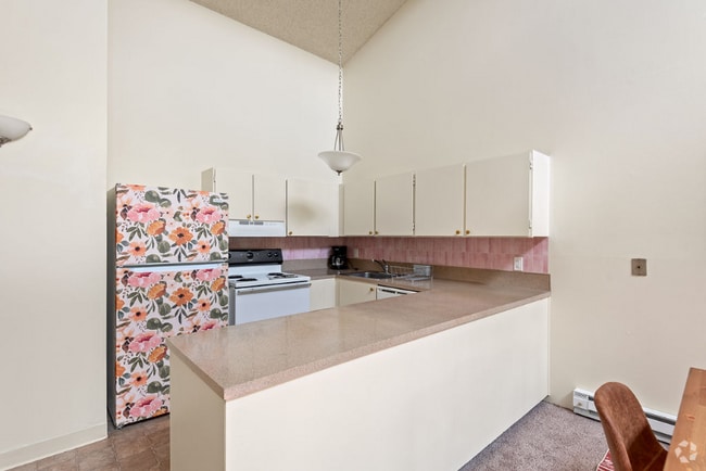 Building Photo - 6635 SW Capitol Hwy Rental