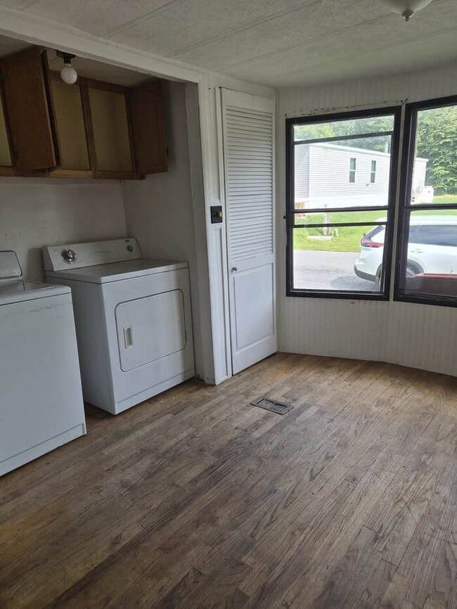 Photo - 58 Peebles Ln