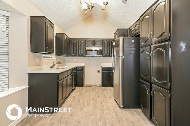 Photo - 1450 Cromwell Ct