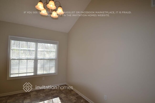 Photo - 552 Bridgeport Pl