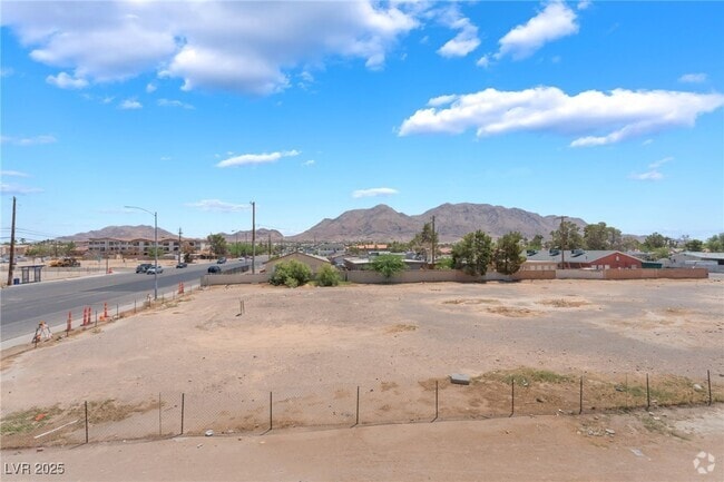 Building Photo - 5689 E Lake Mead Blvd Unit 3 Rental