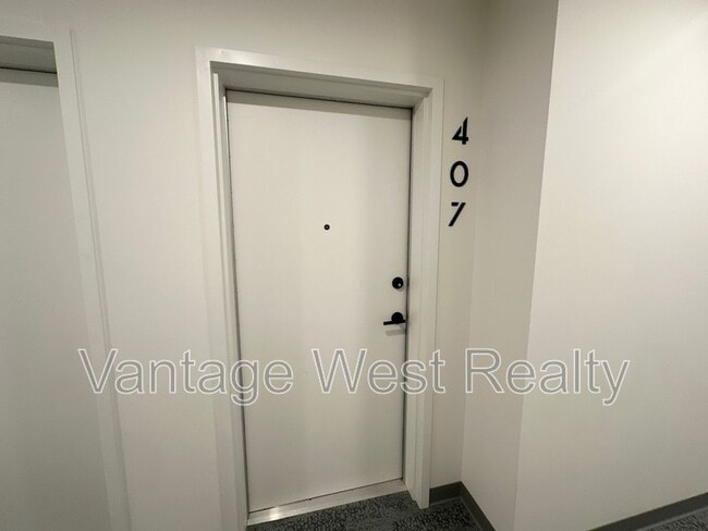 Photo - 720-720 K. L. O. Rd