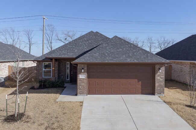 Photo - 1707 Aleia Cv