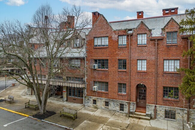 Fotografía del edificio - Mariemont Square Apartments
