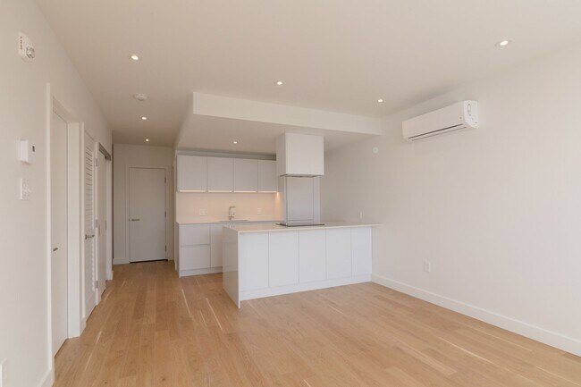 Photo - 3014 Avenue Van Horne Unit 33
