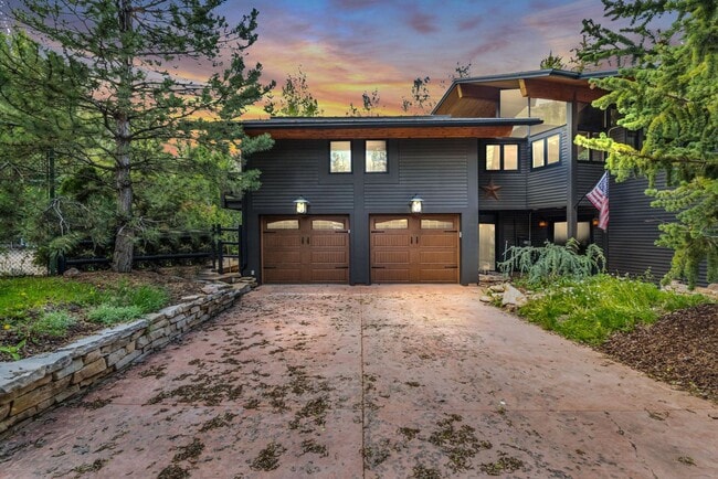 Building Photo - Luxury Mountain Home in Thaynes Canyon