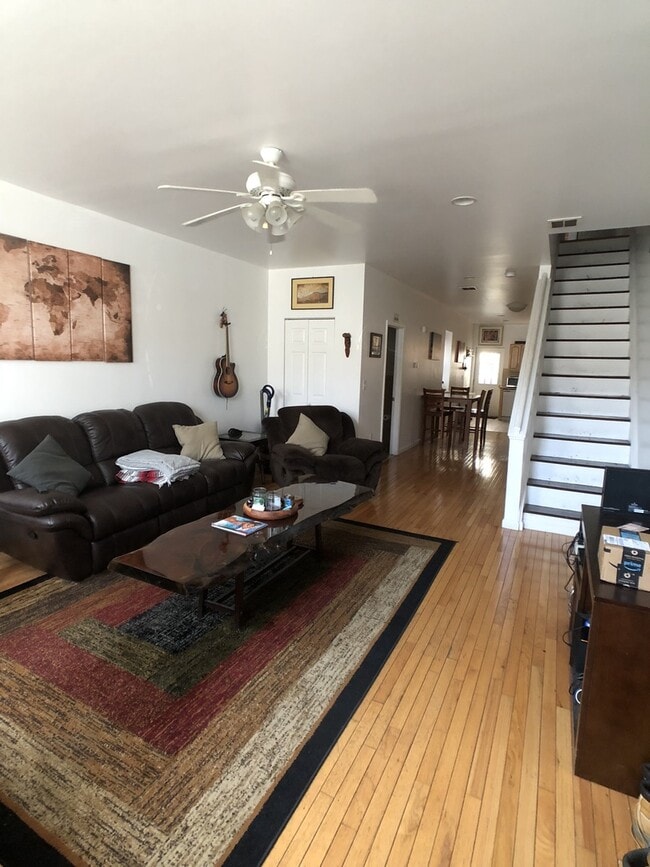 Photo - Modern 3-Story, 4 Bedroom , 2.5 Passyunk Sq. Home w/ W/D, HW fls., Deck, Dishwasher and more!