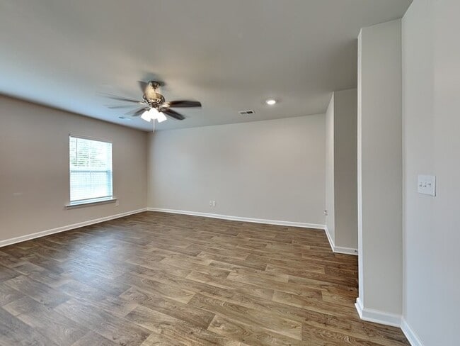 Photo - 518 Belgian Blue Wy