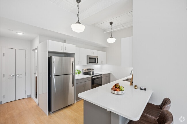 1BR, 1BA - 742SF - Kitchen - Olympic Lofts