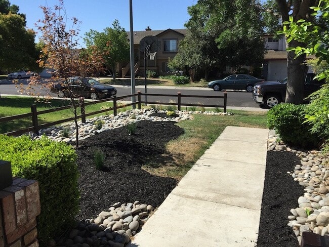 Photo - 769 Prairie Dunes Dr