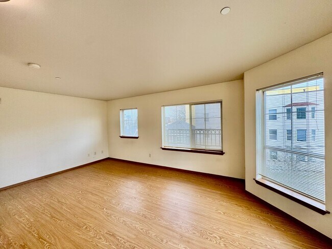 Photo - Studio for rent in the heart of Capitol Hill!!!!!! Unit 302