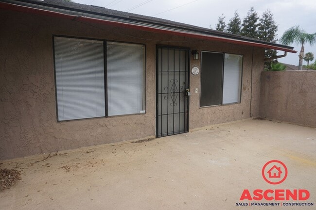 Building Photo - 2921 La Costa St Unit 4
