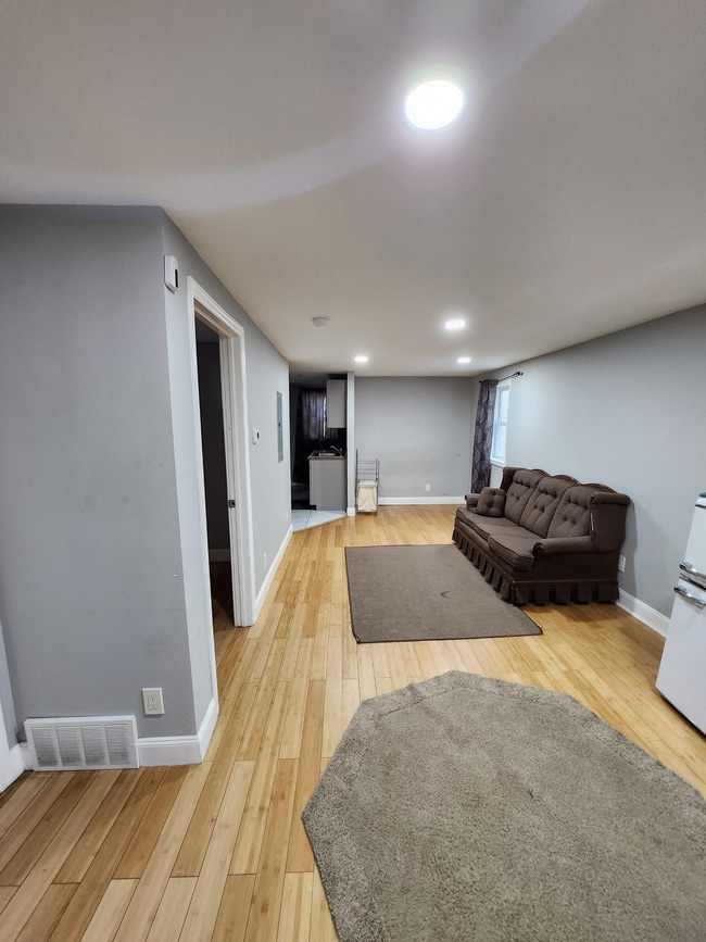 493 Washington Ave Unit 493 Washington Ave, 2nd floor, Albany
