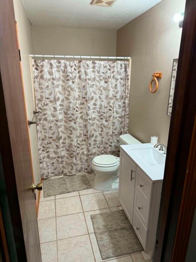 Photo - 208 N Marlen Ct
