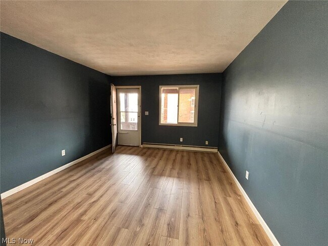 Building Photo - 519 Crosby St Unit 10