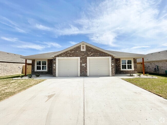 Building Photo - 1809 Castroville Trl Rental
