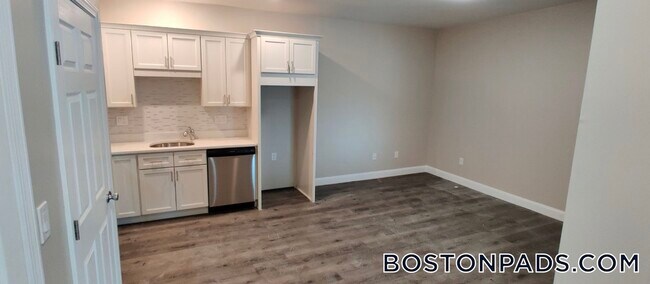 Photo - 191 N Common St Unidad 302