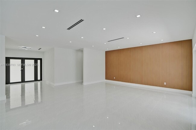 Photo - 1840 NE 199th St