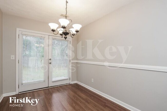 Photo - 914 Hemingway Road