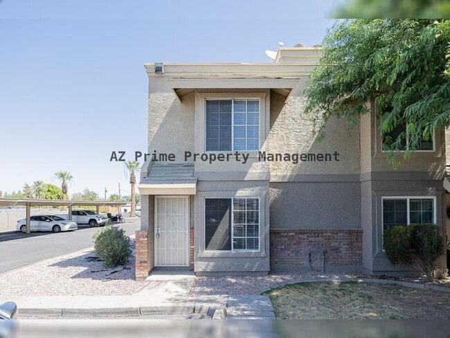 Photo - 1055 W 5th St