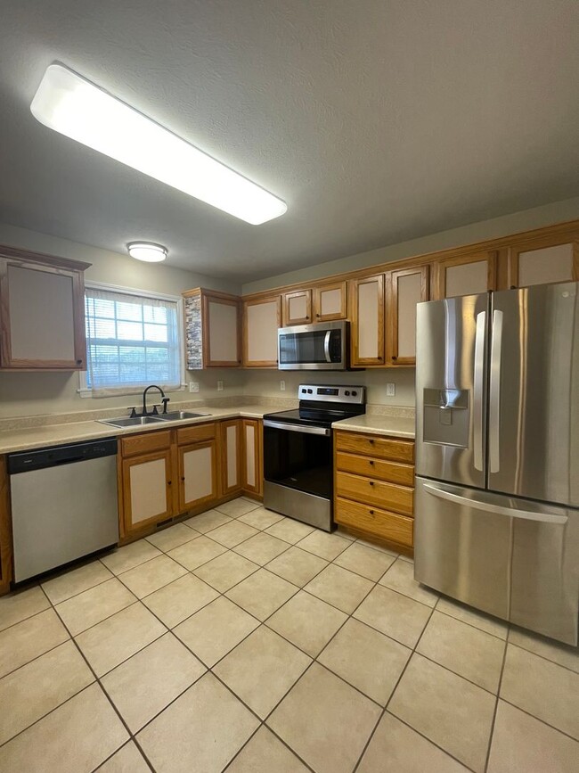 Photo - Executive Rental in Willard School District