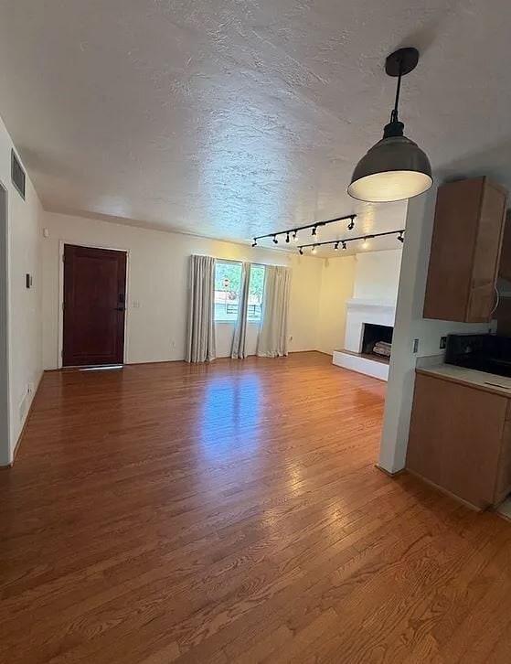 Photo - 1290 E Allen Rd