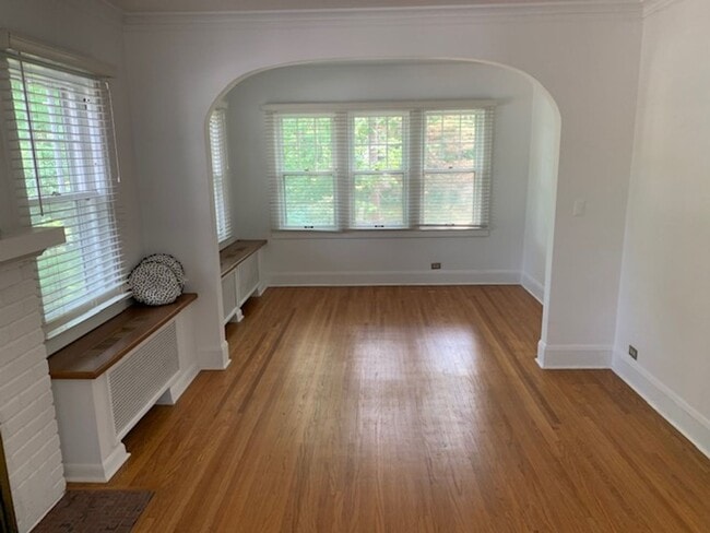Photo - Very spacious *4Bed*2Bath single family home 2400 SqFt.