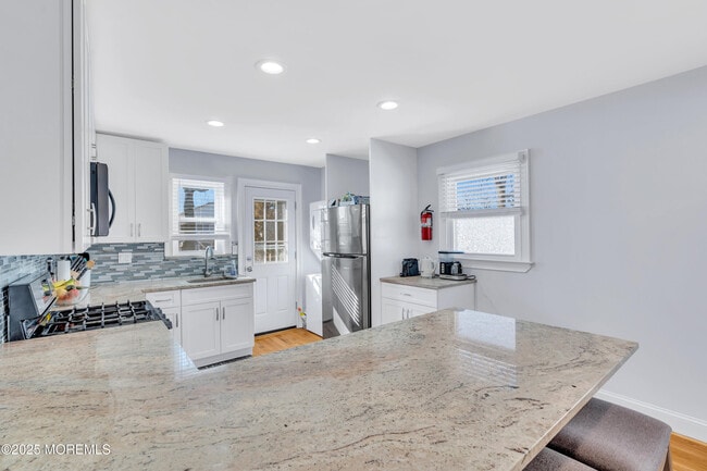 Photo - 410 4th Ave