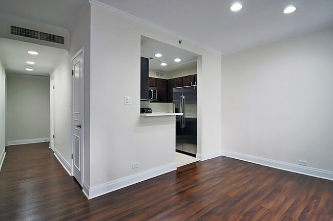 Photo - 164 E Chestnut St