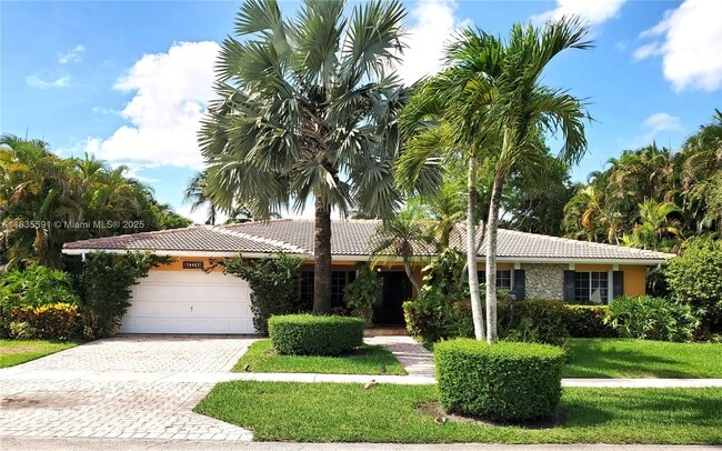 Photo - 16621 Royal Poinciana Dr House
