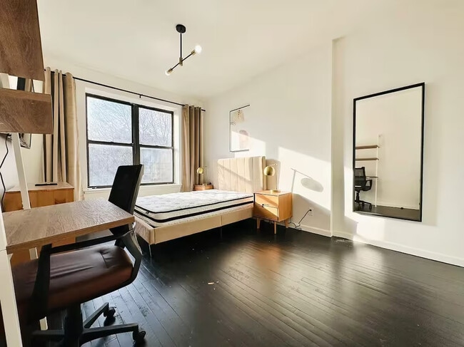 Photo - HUGE Room, 3 blocks to Prospect Park, HDTV #471 Unit 3FL