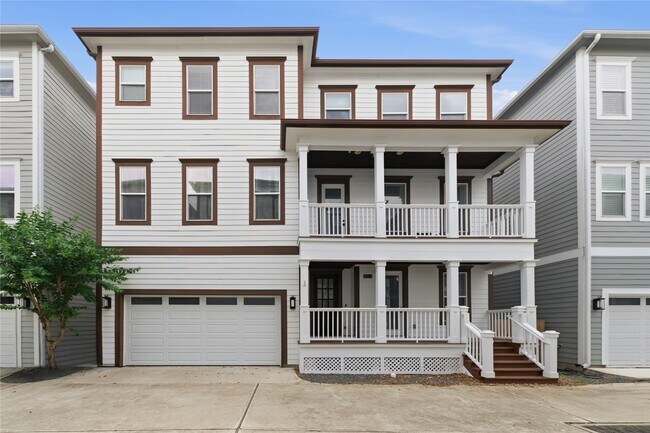 Photo - 1425 W 23rd St