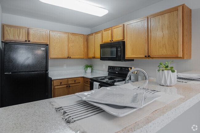 2BR, 2BA - 1,023SF - Kitchen Island
