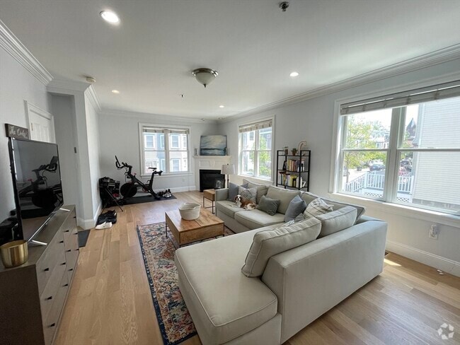 Building Photo - 17 Roseclair St Unit 2 Rental