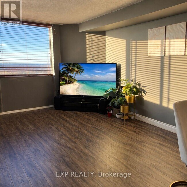 Photo - 236 Albion Rd Unité 2009