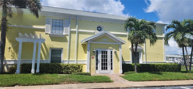 Photo - 5215 Coquina Key Dr SE Unit B