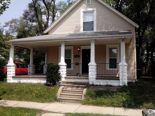 Building Photo - 1111 Sorin St Rental