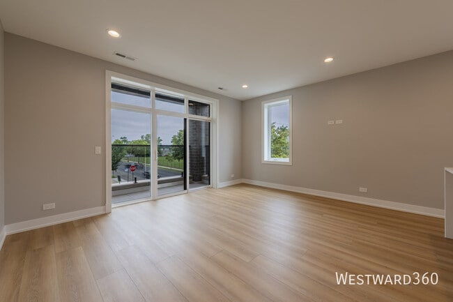 Photo - 3555 N Neenah Ave Unit #2N