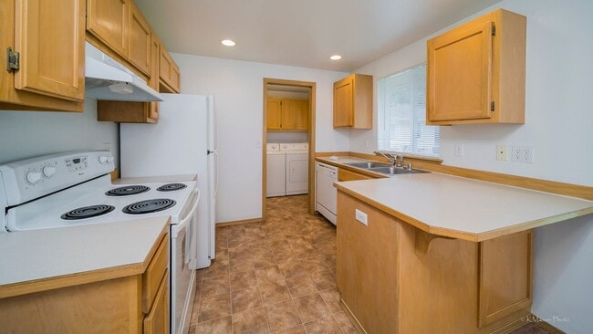 Photo - 8125-Rothfuss Unit A